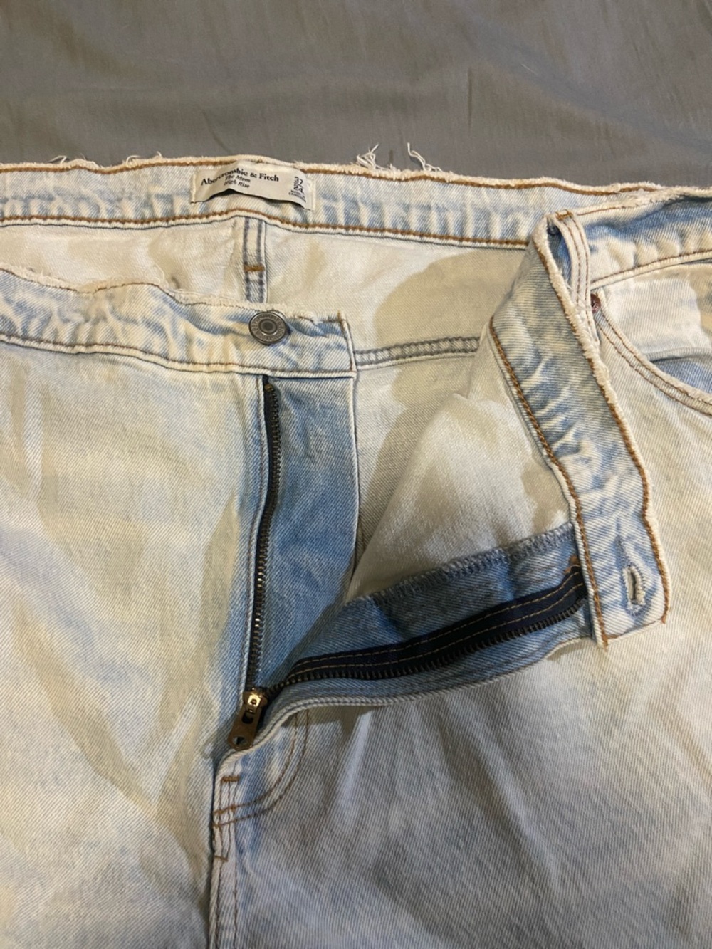 Abercrombie & Fitch Light Blue High-Rise Denim Jeans - Picture 4 of 6